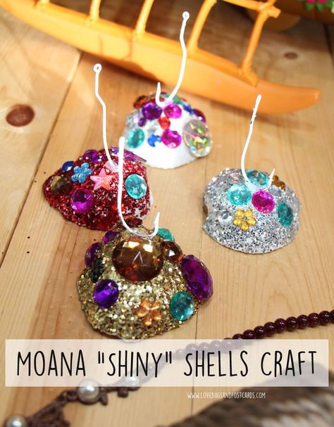 Moana “Shiny” Shells Craft Moana Party Crafts, Moana Craft Ideas, Moana Party Activities, Moana Birthday Activities, Moana Birthday Party Activities, Moana Crafts For Kids, Moana Party Games, Moana Craft, Moana Movie Night