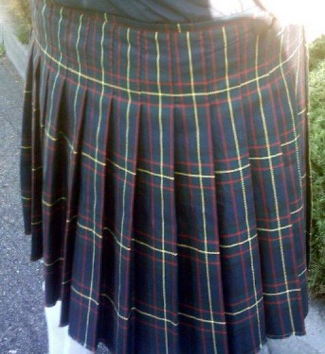 This is how to make a kilt using online tutorial. Kilt is a type of pleats that are worn by both men and women as a traditional scottish wear, although pleated skirt is predominantly worn by women anywhere in the world. Kilt takes much fabric in its making and if you are a beginner to sewing, it is a good idea to get a commercial sewing pattern for kilt and then compare your measurement to that of the pattern... Kilt Pattern, Types Of Pleats, Scottish Skirt, Pleated Skirt Pattern, Tartan Clothing, Skirt Pattern Free, Pleated Pattern, Kilt Outfits, Skirt Diy