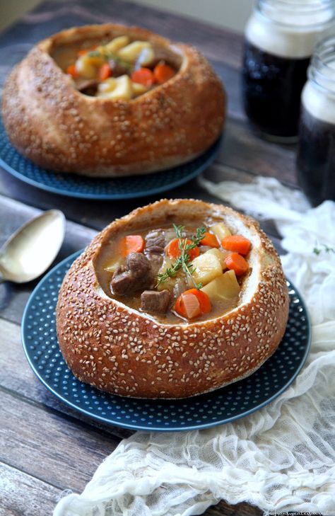 Beef Stew Bread Bowl, Bread Bowls Recipe, Irish Beer Cheese Soup, Soups To Make, Tasty Beef Stew, Bread Bowl Recipe, Guinness Beef Stew, Ireland Food, Dna Jewelry