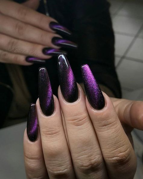 Black And Purple Nails, Nails Grunge, Dark Purple Nails, Witchy Nails, Purple Acrylic Nails, Halloween Acrylic Nails, Purple Nail Designs, Gothic Nails, Goth Nails