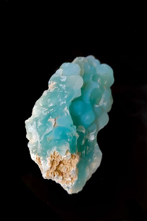 Gem Chrysocolla, natural, durable, stable, unique, colored by traces of native copper and exceptionally translucent material. #gemsilica #chrysocolla #chalcedony #халцедон #ジェムシリカ #クリソコラ #хризоколла #台灣藍寶 #台湾蓝宝 #taiwansapphire #abhikgemsilica #arvindkatira Translucent Material, Gem Silica, Rock Hounding, Gems And Minerals, Rocks And Minerals, Rocks And Crystals, Healing Stones, Crystals And Gemstones, Natural Stones