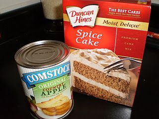 Mix cake mix and apple pie filling together until well blended. Bake at 350 degrees for approximately 30 minutes, or until toothpick inserted in middle comes out clean. Spice Cake Mix Recipes, Making Desserts, Apple Pizza, Apple Pie Filling Recipes, Apple Spice Cake, Spice Cake Recipes, Pie Filling Recipes, Delish Desserts, Apple Pie Filling