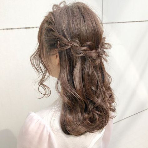 Debut Hairstyles, World Hair, Hair Style Korea, Hairdo Wedding, Kawaii Hairstyles, Shot Hair Styles, Hair Dye Colors, Stylish Hair, Pretty Hairstyles