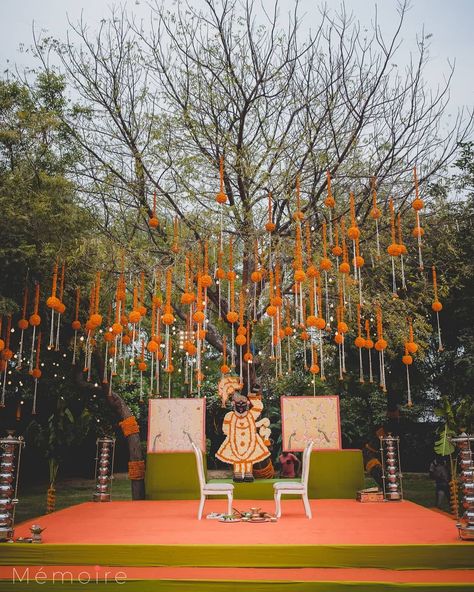 Move Over Mandaps, Trees Are Taking Over Your Wedding Decor! Mandap Design, Mandap Decor, Wedding Mandap, South Indian Weddings, Haldi Ceremony, Wedding Stage Decorations, Wedding Decor Inspiration, Outdoor Wedding Decorations, South Indian Wedding