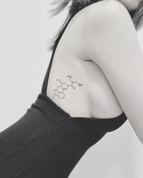 Chemistry Tattoo Ideas, Coffee Chemistry, Chemistry Tattoo, First Tattoo Ideas, Science Tattoo, Science Tattoos, Chemistry Art, Tattoo Chest, Selfie Wall