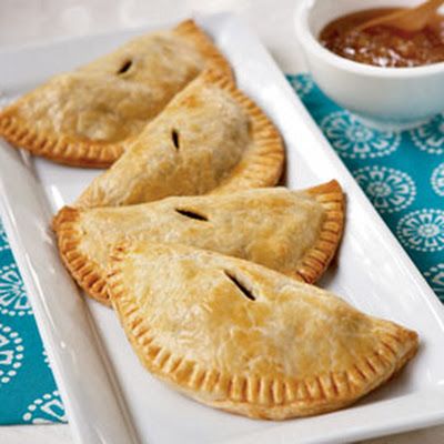 Indian Hand Pies with Lamb @keyingredient #chicken #pie Pocket Recipes, Best Christmas Dinner Recipes, Hand Pies Savory, Pies Recipes, Andrew Zimmern, Hand Pie, Meat Pies, Rachel Ray, Bar Food