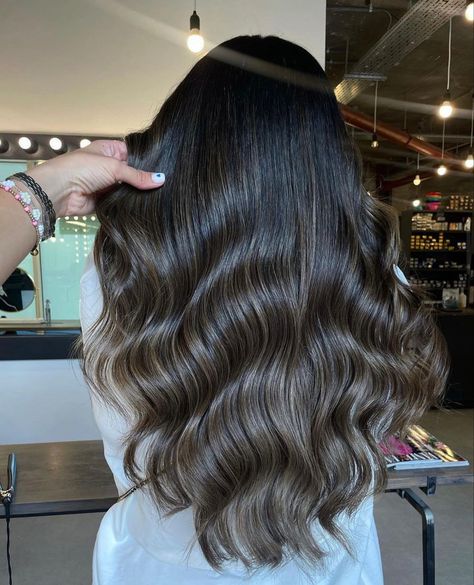 Soft Caramel Balayage On Dark Hair, Baby Lights On Black Hair, Dark Hair With Babylights, Lavender Hair Ombre, Balyage Long Hair, Balayage Hair Morenas, Brown Hair Inspiration, Baby Lights, Black Hair Balayage