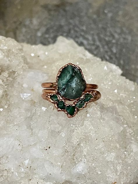 14k Gold Raw Emerald Rings Alternative Engagement Ring Boho - Etsy Engagement Rings Raw Stone, Raw Sapphire Engagement Ring, Raw Gemstone Engagement Rings, Raw Cut Engagement Ring, Alternative Engagement Rings Silver, Natural Stone Engagement Ring, Emerald Properties, Witchy Engagement Ring, Raw Rings