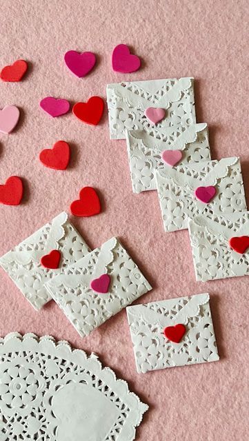 3gyerekszáj on Instagram: "Paper doily Valentine’s heart #heart#paperdoily#doily#valentinesgift #valentineday#loveislove#love#valentines#valentinegift #valentinecards" Heart Doilies Valentines Day, Paper Doily Crafts, Toddler Projects, Doilies Crafts, Paper Doilies, Valentine Activities, Crafty Kids, Wedding Crafts, Paper Hearts