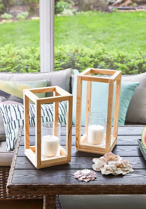 Diy Outdoor Candles, Fun Planters, Colorful Planters, Outdoor Patio Table, Mediterranean Style Homes, Outdoor Candles, Diy Outdoor Decor, Outdoor Diy Projects, Wooden Candle Holders