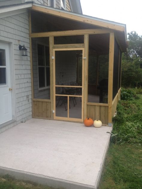 Need Ideas For Making Removable Screen Inserts For Screened In ... Screened In Porch Simple, Screened In Porch Side Of House, Simple Screened In Porch, Screened In Porch Diy, Porch Kits, Porch Design Ideas, Screened Porch Designs, Screened In Deck, Porch Plans