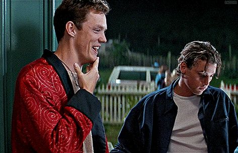 Billy Loomis And Stu Macher, Matthew Lilard, Horror Gifs, Horror Gif, Stu Macher, Scream Characters, Scream 1996, Matthew Lillard, Scream Cast