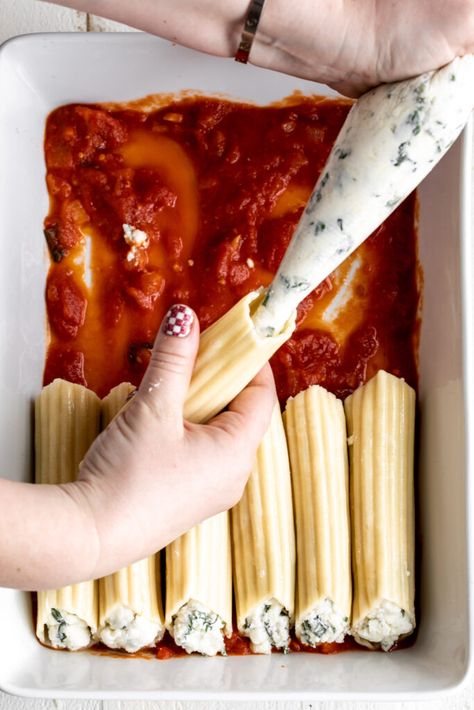 How to Make Manicotti - Cooking with Cocktail Rings Stuffed Manicotti Shells Recipe, Manicotti Shells, Baked Manicotti, Manicotti Pasta, Cheese Manicotti, Manicotti Recipe, Traditional Italian Dishes, Stuffed Shells Recipe, Homemade Marinara