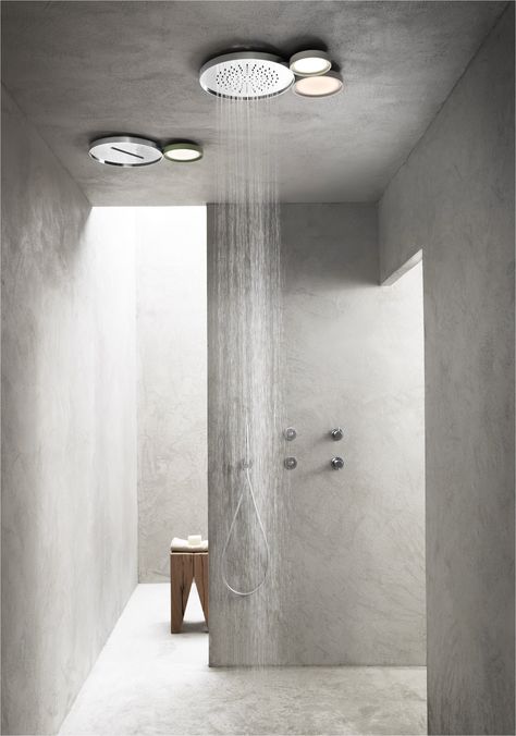 Sauna Keller, Ceiling Mounted Shower Head, Ceiling Shower Head, Bathroom Shower Design, Tub Time, Shower Controls, Fixed Shower Head, Unique Shower, Rustic Bathrooms