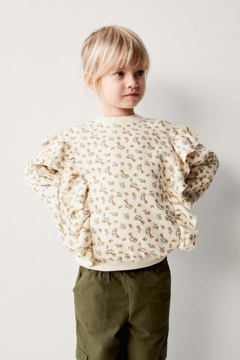 Baby Girls' Sweatshirts | ZARA Australia - Page 2 Floral Sweatshirt, Zara Australia, Round Neck Sweatshirts, Zara Kids, Fashion Kids, Mini Fashion, Cool Kids, Ruffles