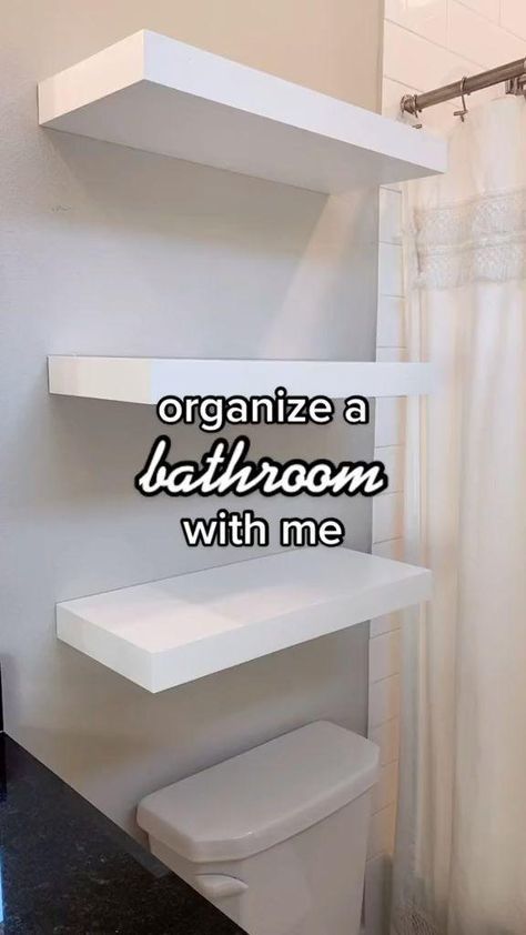 Pots Organization, Organize Medicine Cabinet, How To Organize A Bathroom, Organize Medicine, Organize My Bathroom, Small Apartment Bathroom, Bathroom Counter Organization, Small Bathroom Diy, Bathroom Counter Decor