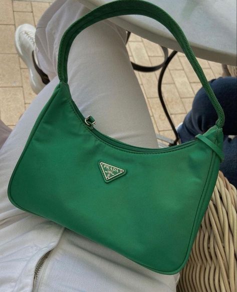 Green Prada Bag, Feminine Things, Rockstar Gf, Green Things, Fendi Bag, Green Handbag, Devil Wears Prada, Girly Bags, Pink Dark