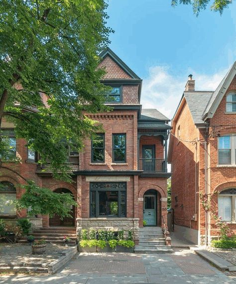 Old Red Brick Home in Toronto Gets an Inspiring Upgrade Brick House Exterior, Toronto Houses, Brick Homes, Victorian Renovation, Brick Houses, Modern Renovation, Edwardian House, Red Brick House, Modern Architects