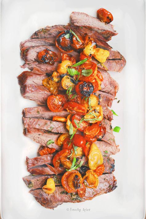 Grilled Flank Steak with Roasted Tomatoes Balsamic Flank Steak, Stuffed Flank Steak, Tacos Easy, Flank Steak Recipes, Beef Steak Recipes, Garden Tomatoes, Healthy Beef Recipes, Recipe Italian, Grilled Flank Steak