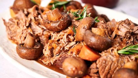 17 Meat Recipes So Good, They'll Make Your Family Lose Their Minds Pot Roast With Mushrooms, Roast With Mushrooms, Slow Cooker Pot Roast, Chicken Pot Pie Casserole, Pot Roast Recipe, Baked Ribs, Slow Cooker Roast, Crockpot Roast, Meat Pies