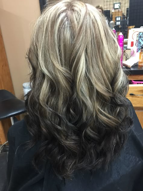 Gorgeous Reverse Blonde to Black Ombre Curled Hairstyles Grey To Black Ombre Hair Reverse, Reverse Ombre Grey Hair, Blond To Black Ombre, Blonde To Black Balayage, Blonde To Black Hair Ombre, Blonde Black Ombre, Reverse Ombré Hair, Reverse Ombre Hair Blonde, Blonde To Black Ombre