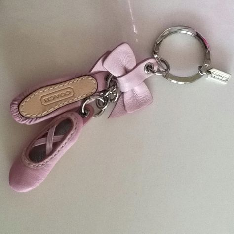 love my coach ballet slippers keychain :) Ballerina Accessories, Ballerina Keychain, Coquette Keychain, Ballet Keychain, Girly Car Accessories, Ballet Beauty, Girly Car, Girly Accessories, Princess Aesthetic