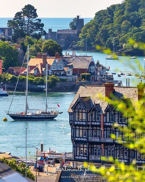 ... and the beautiful River Dart. #dartmouth #devon #weloveengland #photosofengland #photosofbritain #devon #visitdevon #dartmouth #england #visitengland #lovegreatbritain @dartmouthphotographs Dartmouth Devon, Devon Uk, Devon England, Aesthetic Phone, Exeter, English Countryside, England Travel, Pics Art, Pretty Places