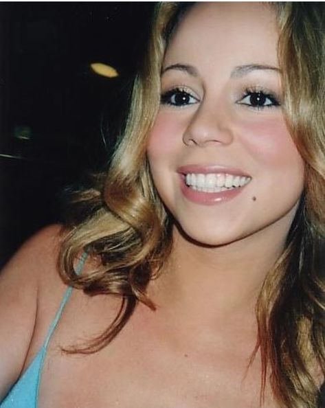 Mariah Carey Rare, Mariah Carey 90s, Glossy Lips Makeup, Blonde Ambition, Only Angel, Female Artist, Lips Makeup, Glossy Lips, Aishwarya Rai