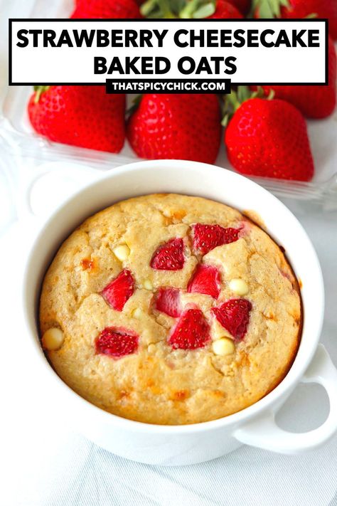 Cheesecake Baked Oats, Protein Cake Pops, Strawberries And Cream Oatmeal, Baked Oatmeal Recipes Healthy, High Protein Cheesecake, Cheesecake Baked, Strawberry Breakfast, Strawberry Protein, Protein Baking