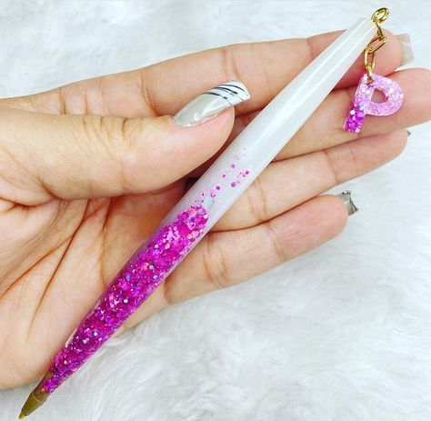 Mechanic Pencil, Resin Pendant Diy, Acrylic Crafts, Resin Pens, Resin Pen, Resin Crafts Tutorial, Cute Pens, Resin Pendant, Uv Resin