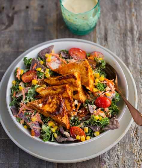 BBQ Tofu Corn Kale Ranch Salad - Vegan Recipe Tofu Bbq, Homemade Vegan Ranch Dressing, Vegetarian Lunches, Bbq Tofu, Tofu Recipes Vegan, Ranch Salad, Tempeh Recipes, Tofu Salad, Vegan Salads