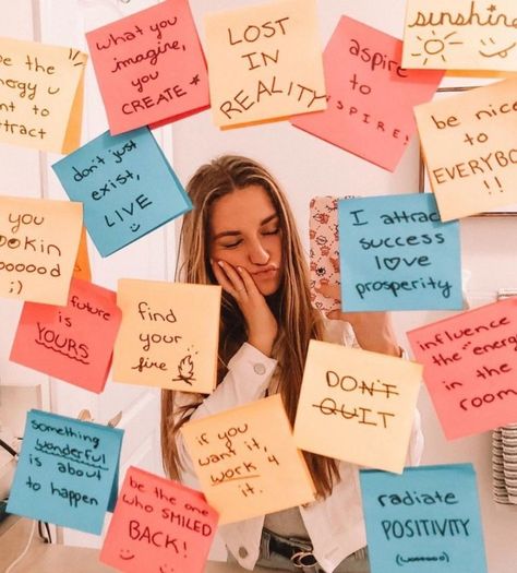 Post It Photoshoot, Post It Notes Ideas Wall Aesthetic, Sticky Notes Quotes, Mirror Quotes, Instagram Baddie, Ayat Alkitab, Foto Tips, Note To Self Quotes, Motivation Wall