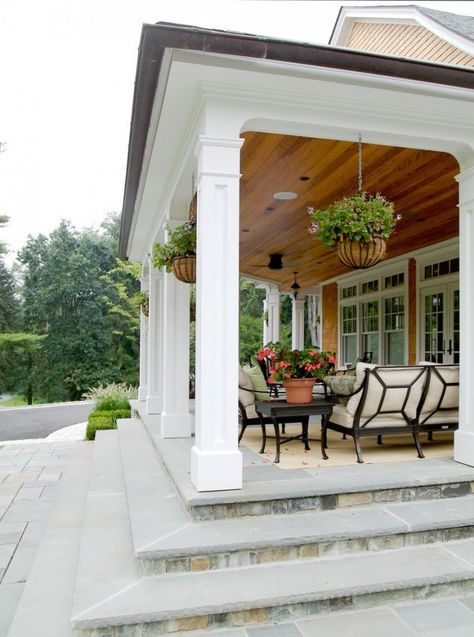 15 Classic Traditional Porch Designs For Ideas And Inspiration Veranda Design, Porch Design Ideas, Covered Patio Design, Traditional Porch, Building A Porch, Covered Deck, Deck Designs, House With Porch, Covered Decks