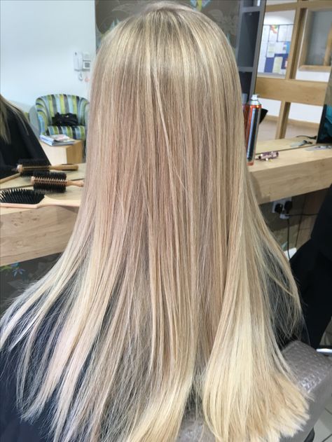 Champagne Blond, Champagne Blonde Hair, Sandy Blonde Hair, Summer Blonde Hair, Brunette Balayage, Dyed Blonde Hair, Light Blonde Hair, Honey Blonde Hair, Blonde Hair Inspiration