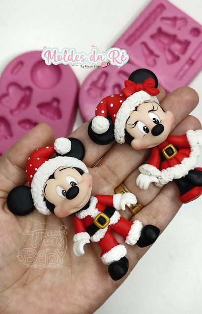 Polymer Clay Disney, Disney Christmas Decorations, Disney Christmas Ornaments, Minnie Mouse Christmas, Polymer Clay Flower Jewelry, Minnie Christmas, Christmas Topper, Christmas Clay, Polymer Clay Christmas