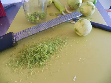 http://www.sidsseapalmcooking.com/2017/11/home-made-lime-extract.html Lime Extract Recipes, Extracts Homemade, Extract Flavors, Candied Ginger, Ginger Cookies, Lime Zest, Limes, How To Make Homemade, Home Made