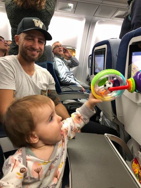 Traveling With One Year Old On Plane, Hawaii Flight, Baby Airplane Travel, Baby On Plane, Flying With A Toddler, Travel Tips With Baby, Airplane Activities, 9 Month Old Baby, Flying With A Baby