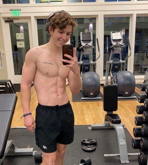 Ethan Wacker, Levi Miller, Owen Joyner, Josh Richards, Cute Guy Pics, Hunks Men, Cute White Guys, Disney Boys, Actor Picture