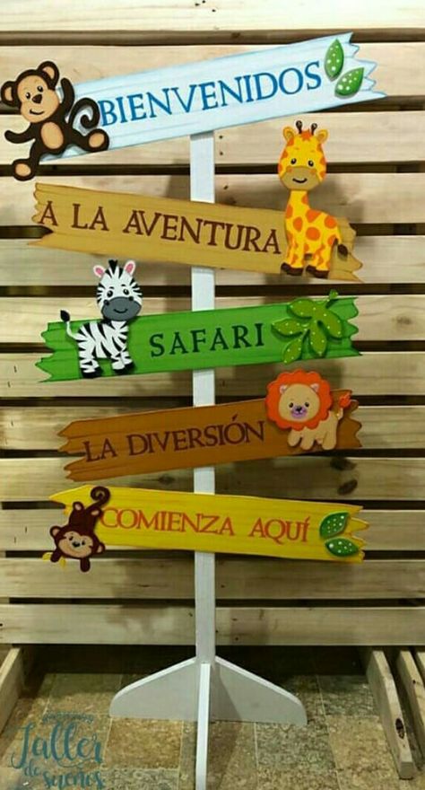 Safari Birthday Party Decorations, Safari Baby Shower Boy, Jungle Theme Birthday Party, Wild Birthday Party, Idee Babyshower, Candy Land Christmas Door, Jungle Theme Birthday, Jungle Birthday Party, Safari Theme Birthday