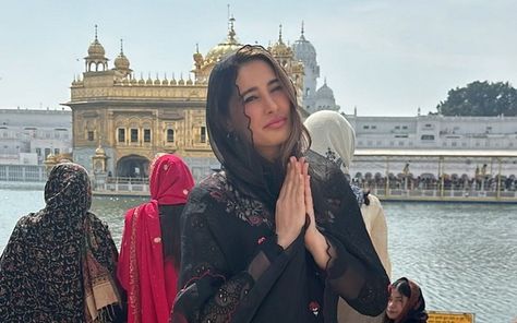 ‘Tere Vaaste’ Model Nargis Fakhri Seeks Blessings At Golden Temple; ‘Feel Very Blessed’ Tere Vaaste, Golden Temple, Amritsar, Spirituality Energy, Bollywood Actress, Temple, In This Moment