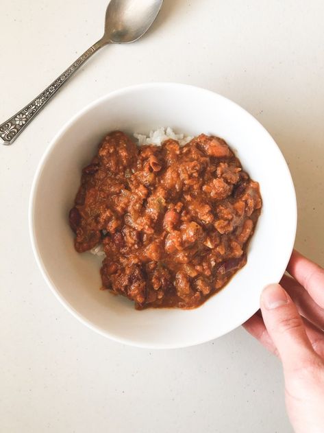 Instant Pot Zippy's Chili Copycat Recipe  - Hawaiian style chili rice #recipes #hawaiianfood #instantpotrecipes Chili Rice Recipe, Zippys Chili Recipe, Chili And Rice, Hawaiian Chili, Chili Instant Pot, Dorm Cooking, Delight Recipes, Ninja Grill, Chili Rice