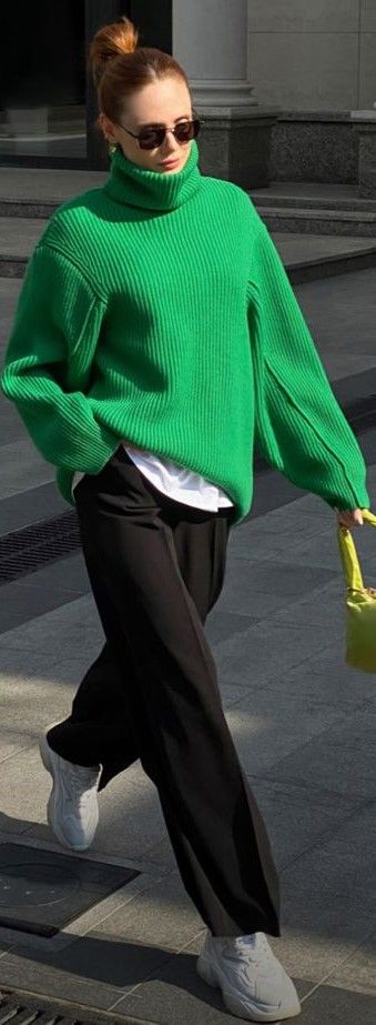 Green Turtleneck Sweater Outfit, Turtleneck Jumper Outfit, Green Oversized Sweater Outfit, Green Sweater Outfit Winter, Green Pullover Outfit, Fashion Outfits Green, Green Winter Outfits, Green Turtleneck Outfit, Green Jumper Outfit