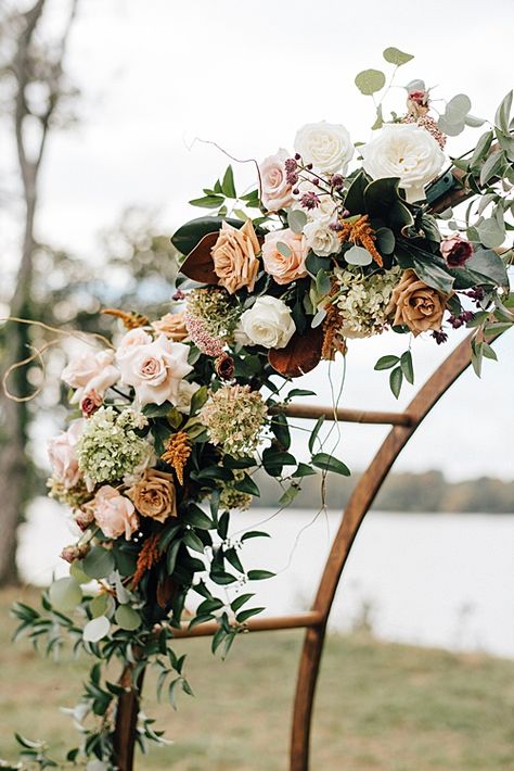 Fall Wedding Arches, Boda Mexicana, Copper Wedding, Fall Wedding Flowers, Wedding Inspiration Fall, Fall Wedding Colors, Wedding Flower Arrangements, Wedding Color Schemes, Wedding Arch