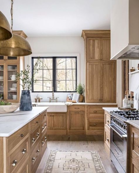 Colonial Kitchen, Kings Park, Building House, Wood Kitchen Cabinets, Kitchen Farmhouse, Bohemian Living, Style Deco, Gorgeous Kitchens, White Countertops