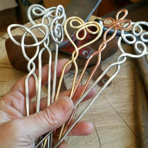 Hair Forks, Hair Pick, Bun Holder, Celtic Trinity Knot, Diy Jewelry Holder, Bijoux Fil Aluminium, Shawl Pin, Hair Fork, Wire Jewelry Designs