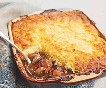 Cottage Pie Recipe, Hp Sauce, Beef Pies, Savory Pies, Gratin Dish, Cottage Pie, Meat Pie, Savory Pie, Creamy Mashed Potatoes