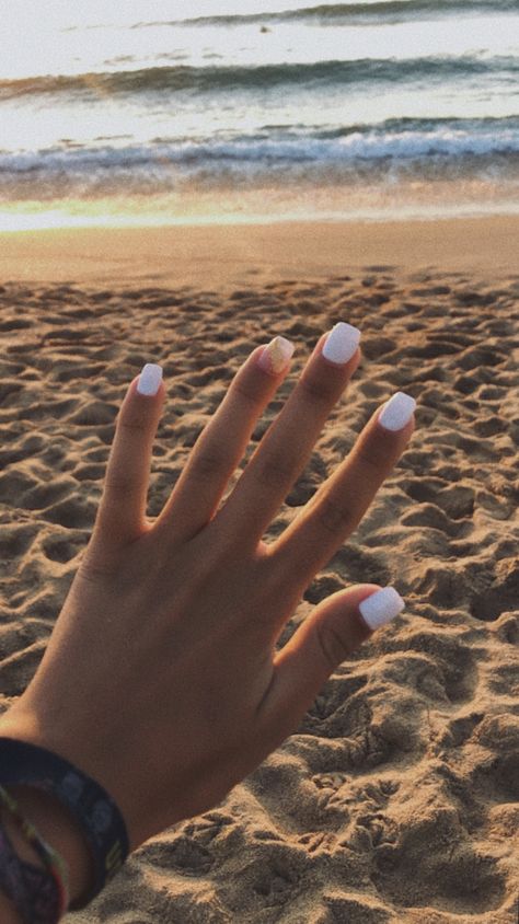 White Summer Nails Beach, Summer Vacation Nails Beach, Vacation Nails Beach Simple, Summer Vacation Nails Beach Simple, Summer Vacation Nails, Vacation Nails Beach, White Summer Nails, Nails Beach, Spring Break Nails