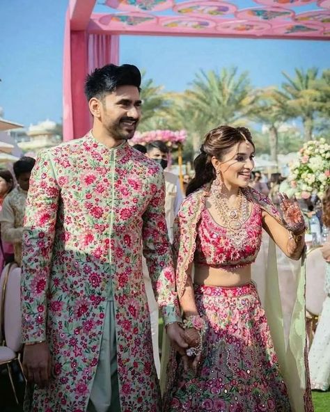 Color Coordinated Outfits For Couples, Couple Dress Matching Indian, Colour Coordinated Outfits, Wedding Matching Outfits, Haldi Ceremony Outfit, Best Indian Wedding Dresses, Coordinated Outfits, Coordinates Outfits, Groom Dress Men