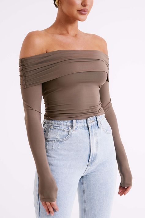 Capsule Wardrobe Basics, Fitness Wear, Off Shoulder Top, Trending Styles, Faux Leather Pants, Off Shoulder Tops, New Arrival Dress, White Mini Dress, Summer Wardrobe