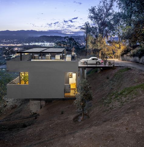 Car Park House / Anonymous Architects Houses On Slopes, House On Slope, Slope House, Hillside House, House On Stilts, Cliff House, Park House, Park Homes, A Hill